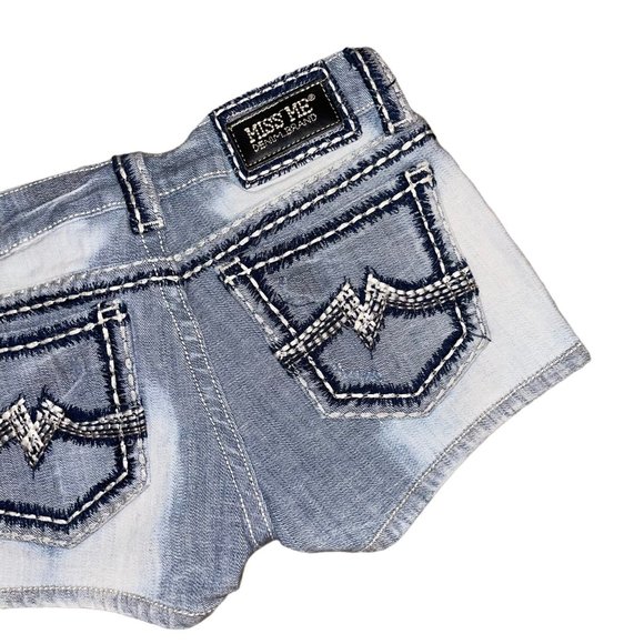 Miss Me Sunny JPD1026SH-2 Embroidered Distressed Dip Dye Booty Shorts 27 - Picture 6 of 7